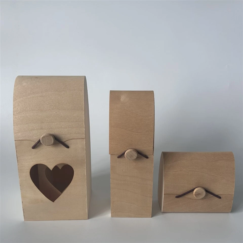Onafgemaakte zachte houten doos