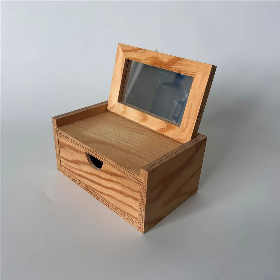 Houten juweelbox met spiegel
