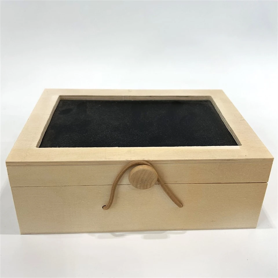Houten sparende doos met een schoolbord