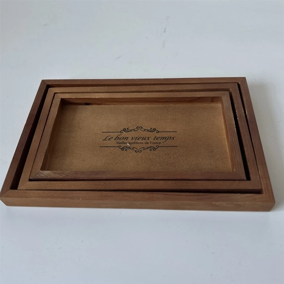 Houten set van drie lades