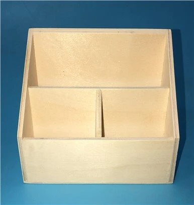 Onvoltooide houten pennenhouder